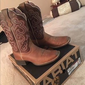 Women’s Cowgirl Boots Wide Square Toe
